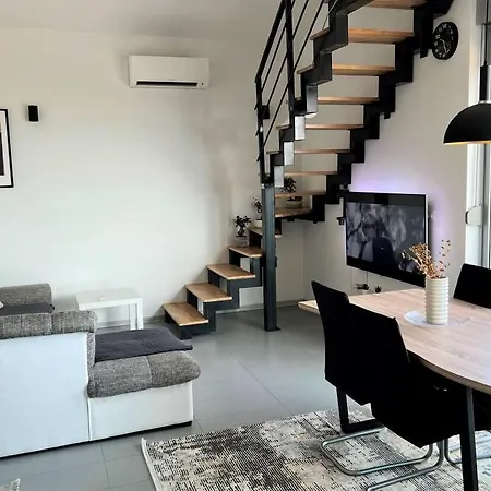 아파트 Zambratija, For Up To Six Guests *