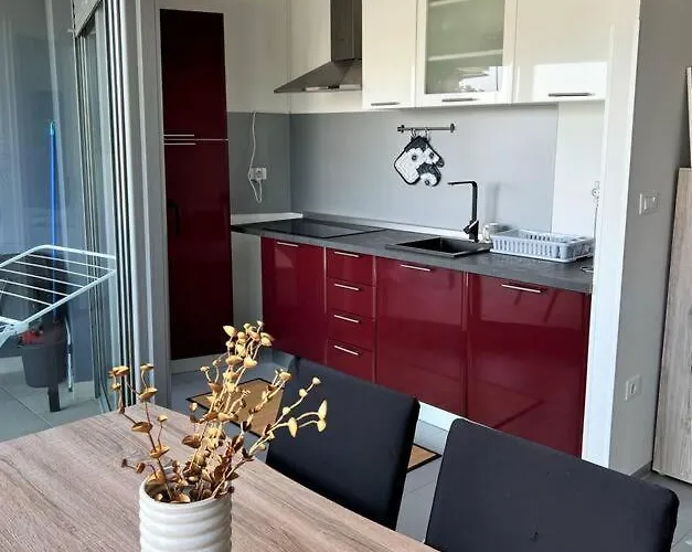 Zambratija, For Up To Six Guests *